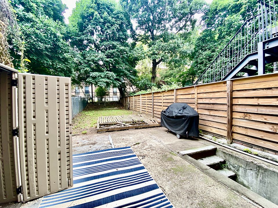 1st image of 572 Park Pl #1