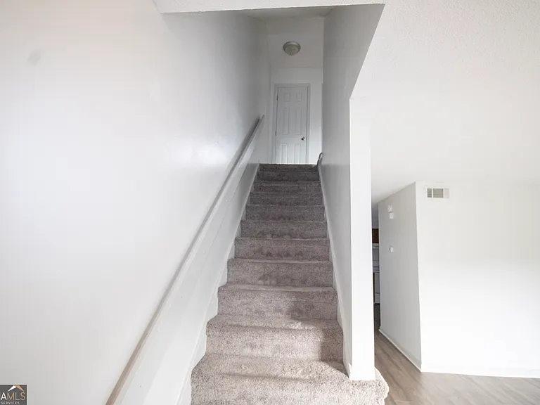 251 Knight Dr #10 — Photo 11