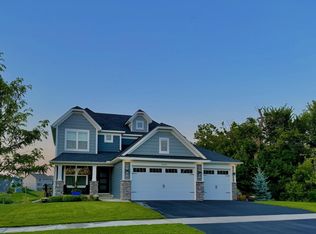 9626 Timber Ter, Victoria, MN 55386