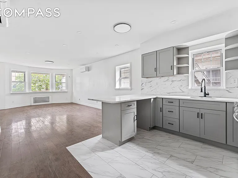 65 Bay 23rd St #2 — Photo 4