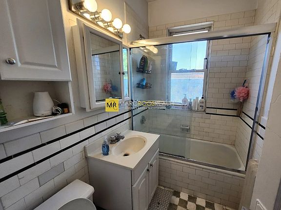 5th image of 19 Melvin Ave APT 8