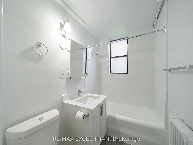 8 Kingston Rd #51 — Photo 9