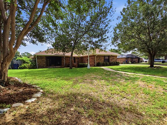 5th image of 812 Ridge View Dr