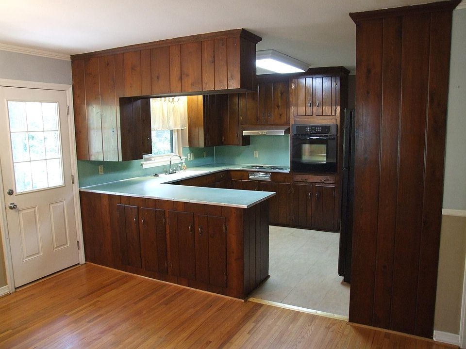Kitchen/Den