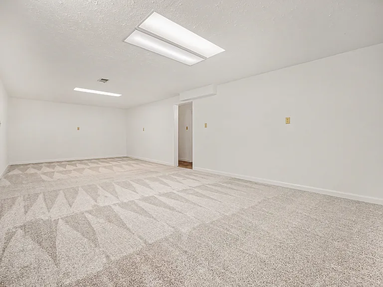 6630 S Washington St — Photo 17