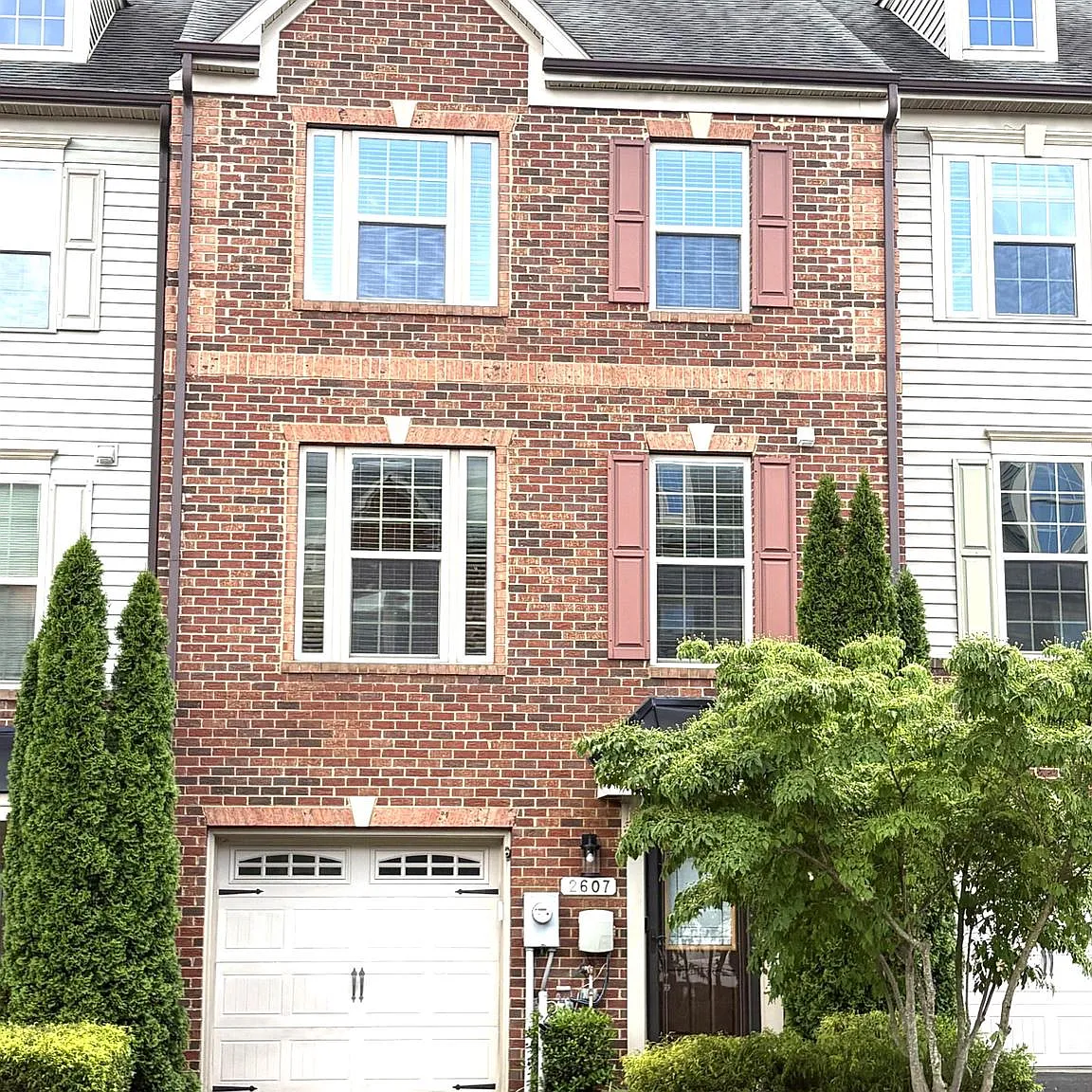 3 bed, 4.0 bath, 2446 sqft, $3,300 — Photo 1