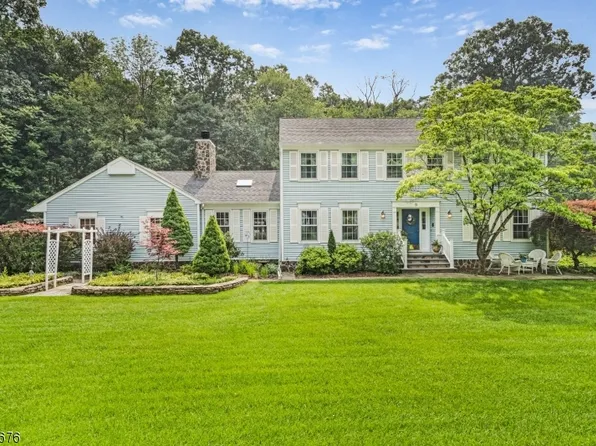 8 Pocahontas Way, Mount Olive Twp., NJ 07840