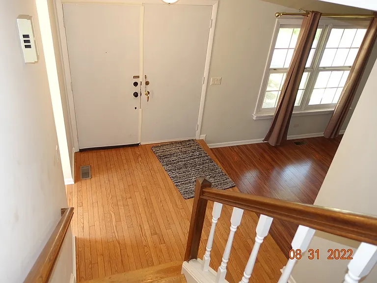 641 Dordan Ct — Photo 3