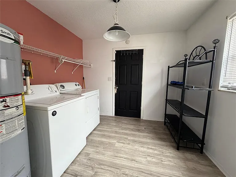 1767 Valencia Ave — Photo 26