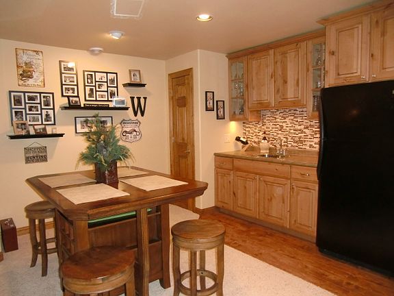 3rd image of 1888 Woodcrest Cir