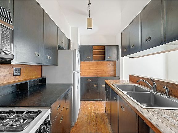 5th image of 116 Pinehurst Ave APT D21