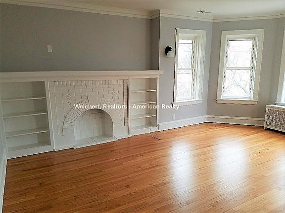3rd image of 2633 W Carmen Ave #3W