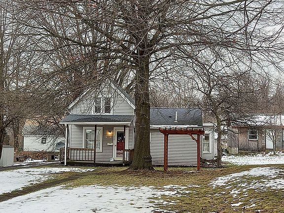 3rd image of 544 E Perry St
