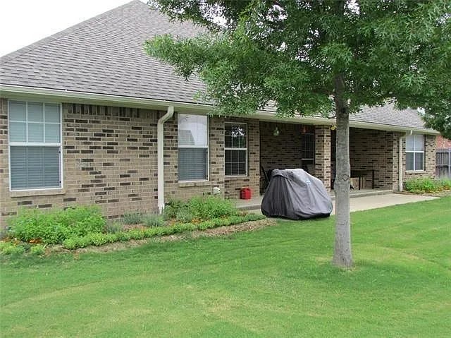 1510 Glenwood Dr — Photo 6