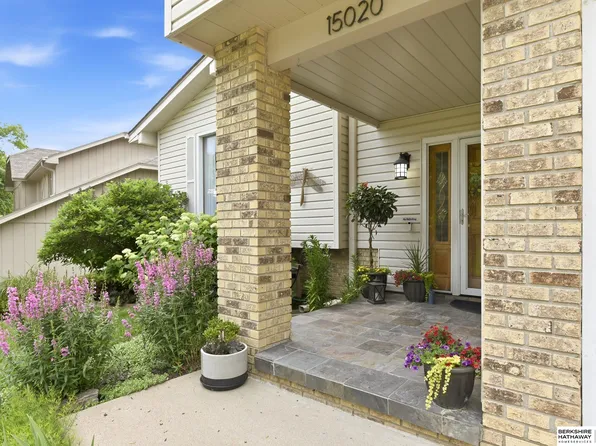 15020 Dorcas Cir, Omaha, NE 68144