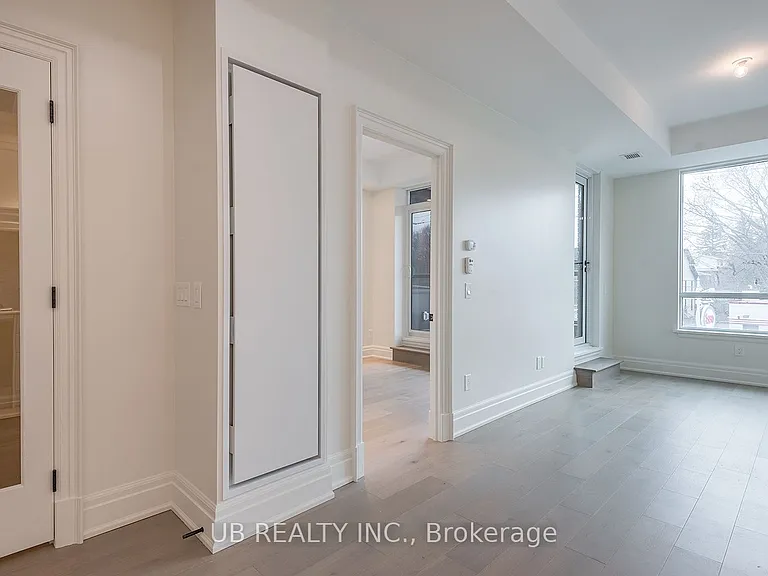 1451 Wellington St W #205 — Photo 6
