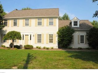 587 Jaycox Rd, Avon Lake, OH 44012