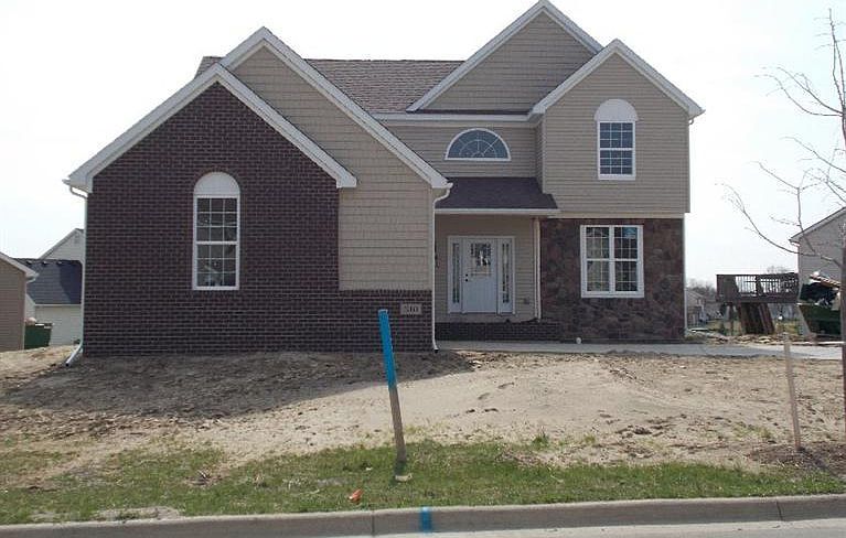 1st image of 931 Plum Grove Dr