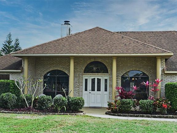 2nd image of 609 Adriane Park Cir