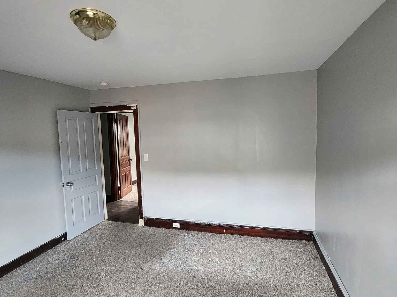 2 bed, 500 sqft, $1,350 — Photo 3