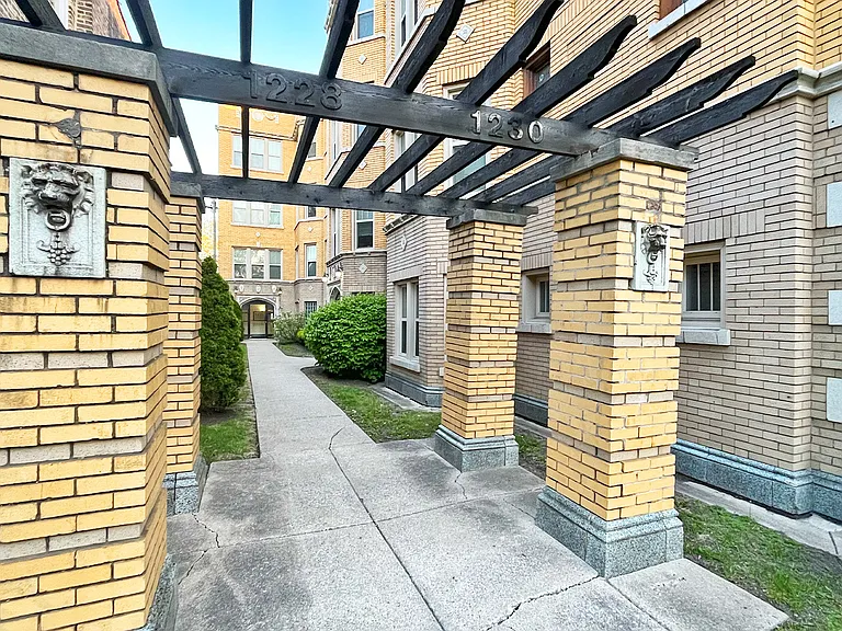 1228-1230 N. Austin Blvd. — Photo 20