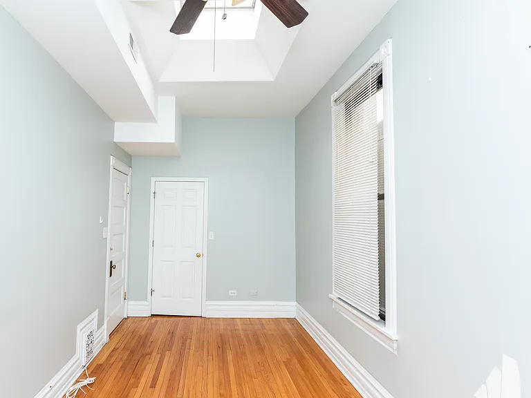 907 W Addison St #2 — Photo 15
