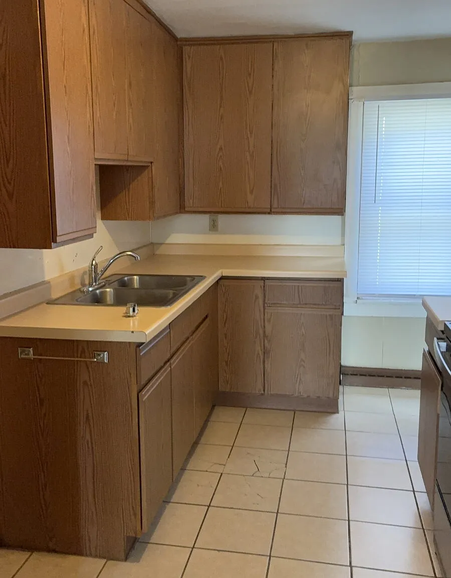 3 bed, 1.0 bath, 1940 sqft, $410 — Photo 4