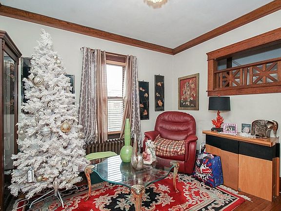 4th image of 1388 W 95th St