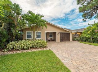 806 93rd Ave N, Naples, FL 34108
