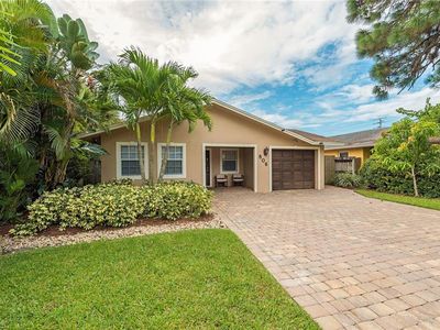 806 93rd Ave N, Naples, FL, 34108
