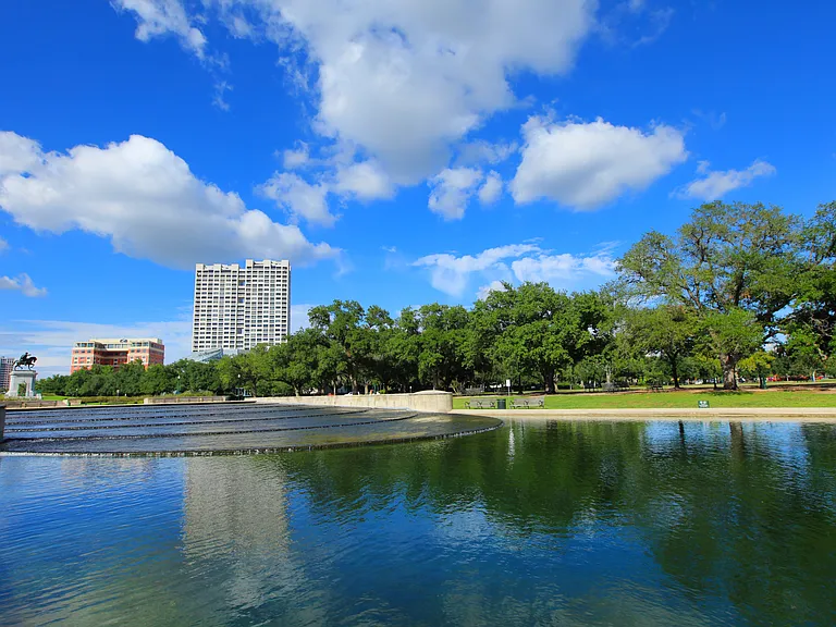 The Plaza Museum District — Photo 19