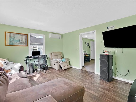 4th image of 540-540 Union St #542