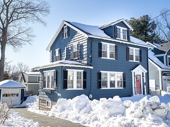 3rd image of 10 Dexter Rd