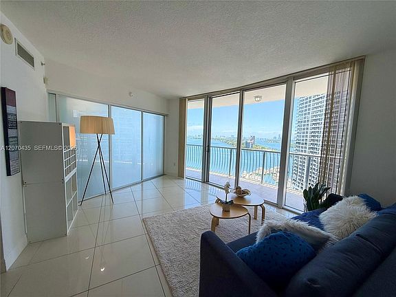 3rd image of 1750 N Bayshore Dr APT 2202