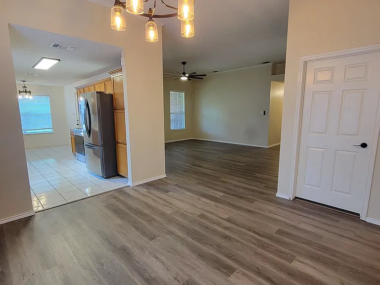 2704 Amherst Ave — Photo 13
