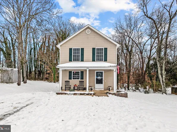 212 Claiborne Ave, Fredericksburg, VA 22405