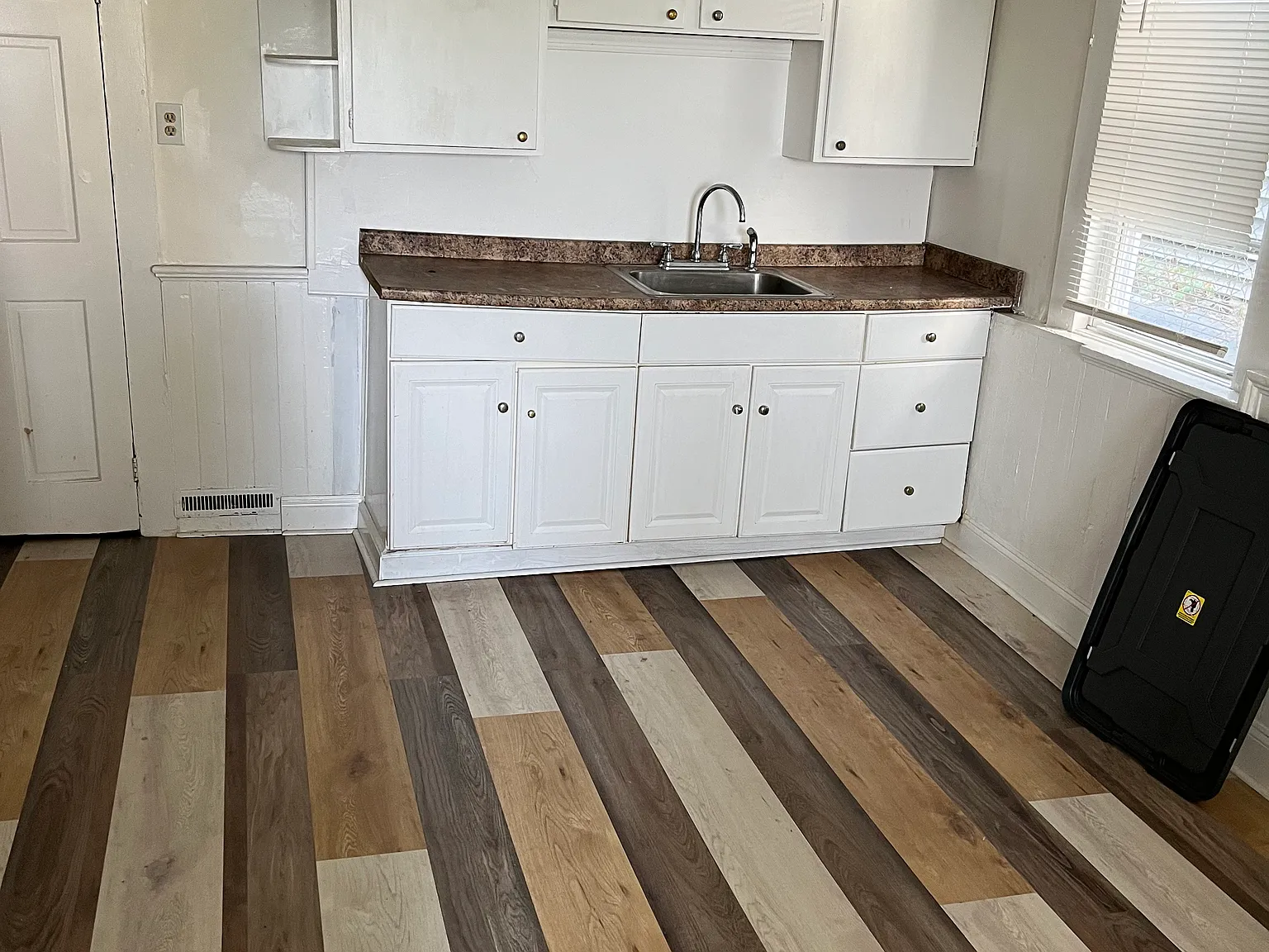 3 bed, 1.5 bath, 5000 sqft, $1,100 — Photo 3