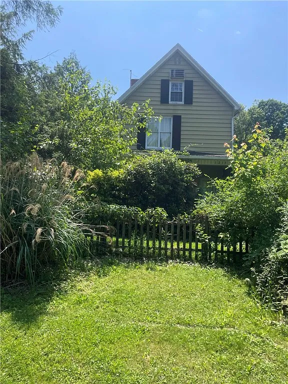 1213 McCormick Ave photo 1