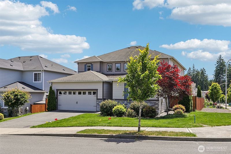 3rd image of 35816 2nd Avenue SW