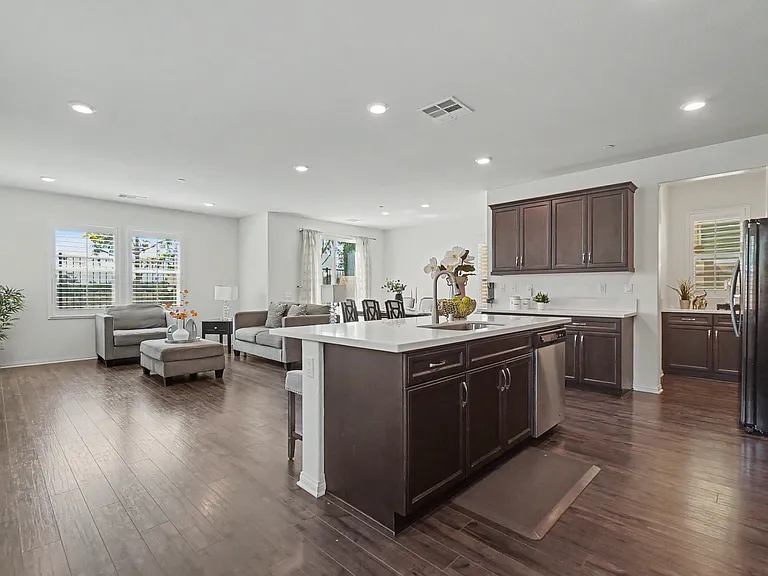821 Parisa Pl — Photo 7