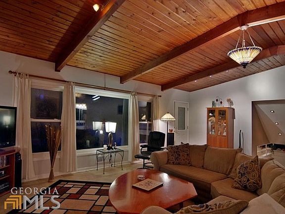 4th image of 3653 Northlake Dr