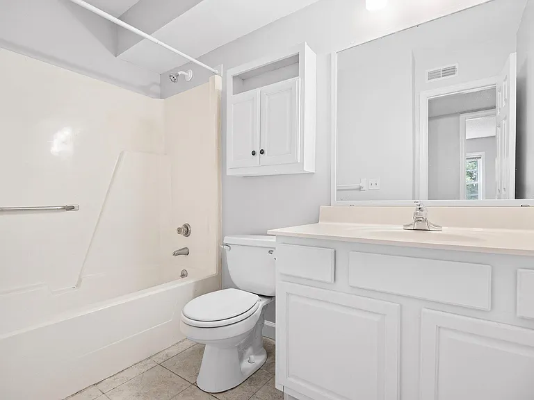 5645 Hornaday Rd #B — Photo 13