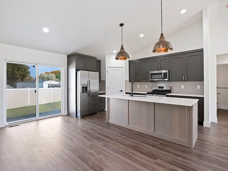 719 Cheri Ct — Photo 17