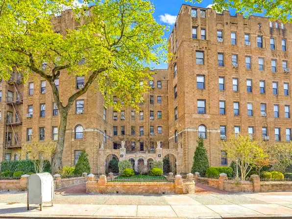 71 Ocean Parkway image 1 of 16
