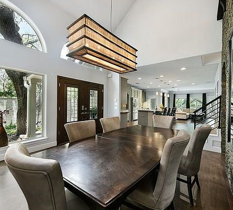 4th image of 34 WESTCOURT LN