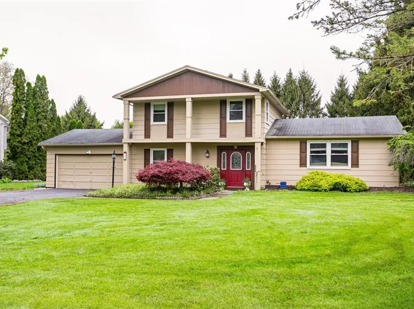 80 Havenshire Rd, Rochester, NY 14625