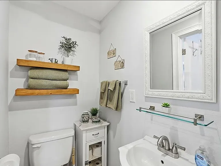 855 28th Ave N #2 — Photo 3