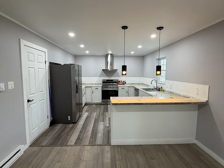 131 N Shore Dr — Photo 3