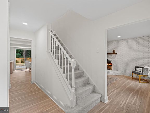 3rd image of 403 Autumn Olive Way