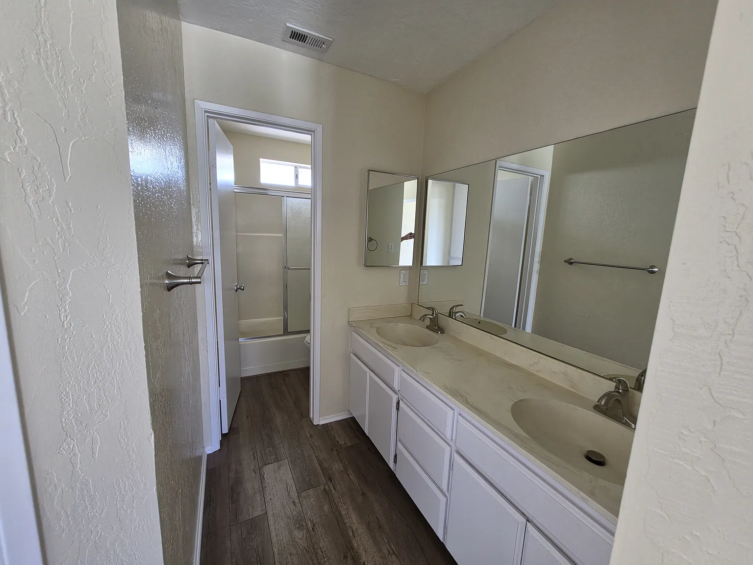 2 bed, 1.5 bath, 900 sqft, $2,695 — Photo 3